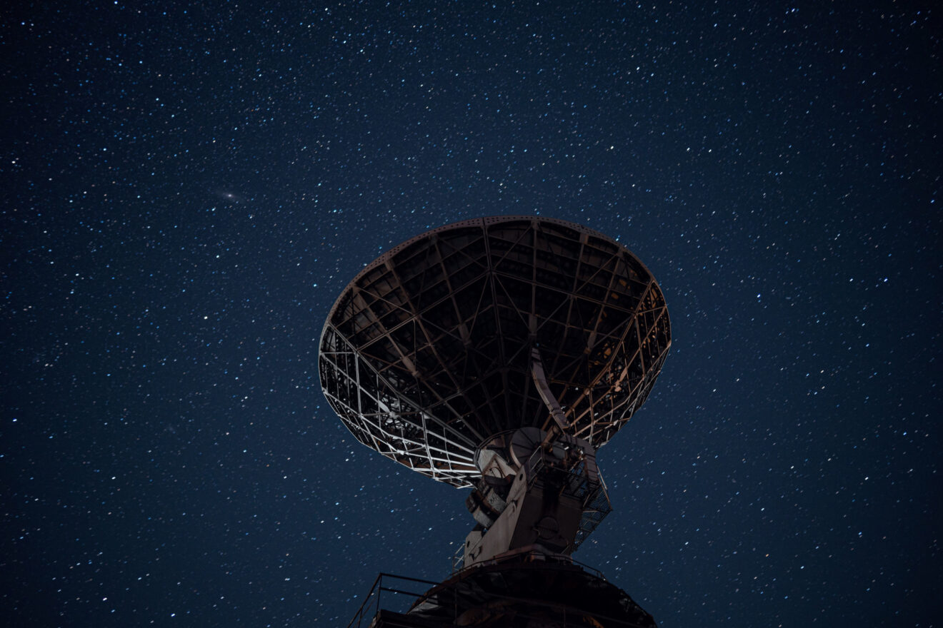Sardinia deep space antenna, s’ìsula faeddat cun s’ispàtziu